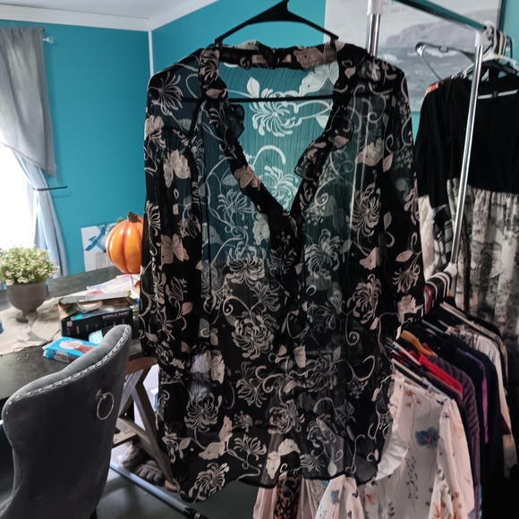 Old Navy Black Floral Sheer Blouse - Picture 1 of 5